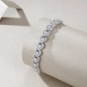 A Luxurious And Fashionable Minimalist Jewelry Bracelet Featuring Top-quality Moissanite, Made Of S925 Silver Electroplated With Platinum.