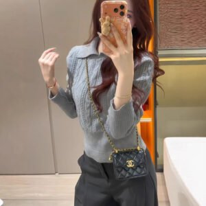 Laid-back Innerwear Mock-neck Slimming Pullover Sweater