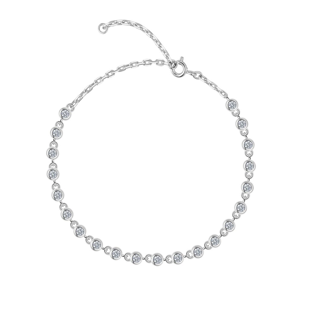 A Luxurious And Fashionable Minimalist Jewelry Bracelet Featuring Top-quality Moissanite, Made Of S925 Silver Electroplated With Platinum.