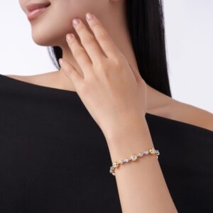 A Luxurious And Fashionable Minimalist Jewelry Bracelet Featuring Top-quality Moissanite, Made Of S925 Silver Electroplated With Platinum.