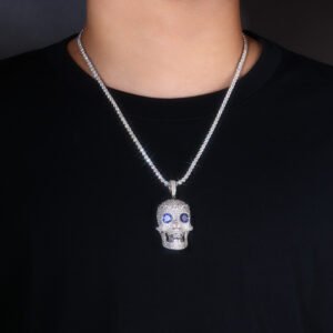 A Luxurious And Fashionable Minimalist Jewelry Pendant Necklace Featuring Top-quality Moissanite, Made Of S925 Silver Electroplated With Platinum.