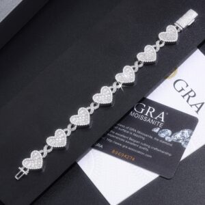 A Luxurious And Fashionable Minimalist Jewelry Bracelet Featuring Top-quality Moissanite, Made Of S925 Silver Electroplated With Platinum.