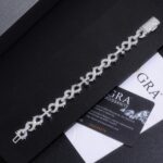 A Luxurious And Fashionable Minimalist Jewelry Bracelet Featuring Top-quality Moissanite, Made Of S925 Silver Electroplated With Platinum.