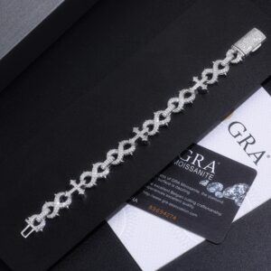 A Luxurious And Fashionable Minimalist Jewelry Bracelet Featuring Top-quality Moissanite, Made Of S925 Silver Electroplated With Platinum.