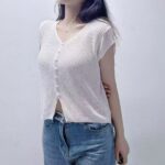 Gentle-style V-neck Lightweight Short-sleeve Knit Top