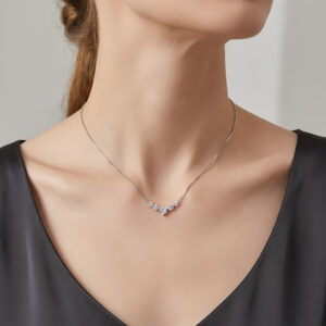 925 Sterling Silver Elegant CZ Necklace with Heart-Shaped Centerpiece on Chain