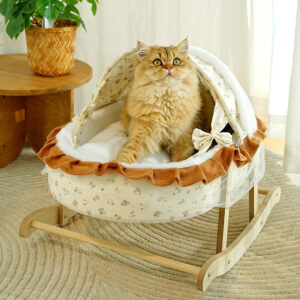 French-style Warm Semi Enclosed Cat House