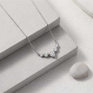 925 Sterling Silver Elegant CZ Necklace with Heart-Shaped Centerpiece on Chain