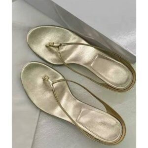 Women's Wedge Flip Flops - Vintage Red Thong Sandals with Thin Straps - Outdoor Casual Summer Footwear
