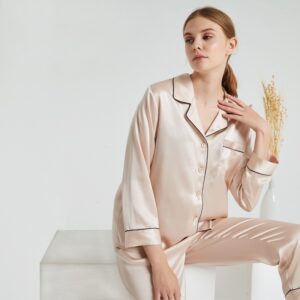 Butterfly-Embroidered 22-Momme Heavy-Weight Silk Pajama Set With Long Sleeves Genuine Silk Pajamas