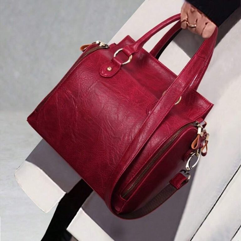 Ladies Vintage Tote Bag – Large Capacity Handbag With Multiple Pockets, Detachable Shoulder Strap And Wristlet, Snap Closure, Fashion Accessory ,Vintage Design, Glossy Finish, Perfect Valentine