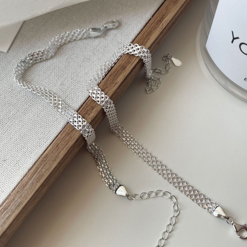 Heavy-duty Shimmering Bracelet