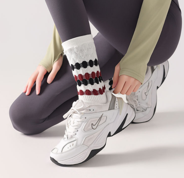 New Yoga Socks, Children’s Five Finger Socks, Middle Tube, Professional Anti Slip, Women’s Pilates Training, Fitness, Boneless Sports Long Socks