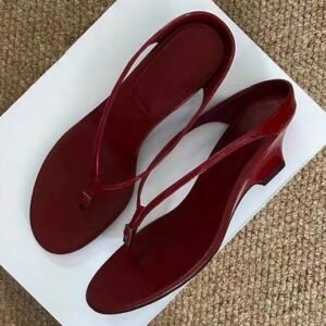 Women's Wedge Flip Flops - Vintage Red Thong Sandals with Thin Straps - Outdoor Casual Summer Footwear