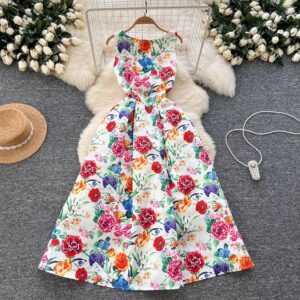 Retro Waist-cinching Figure-flattering Sleeveless Chic Puff Dress With A Printed Design