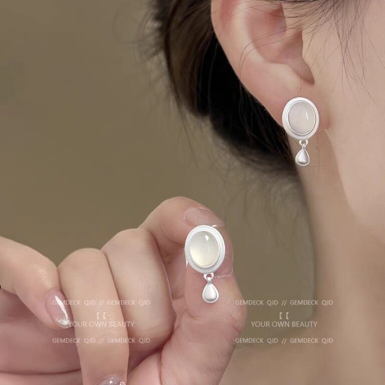 Minimalist Silver Metal Stud Earrings 2026 Hot Sale Style