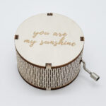 Retro-carved Hand-cranked Music Box For Gifting