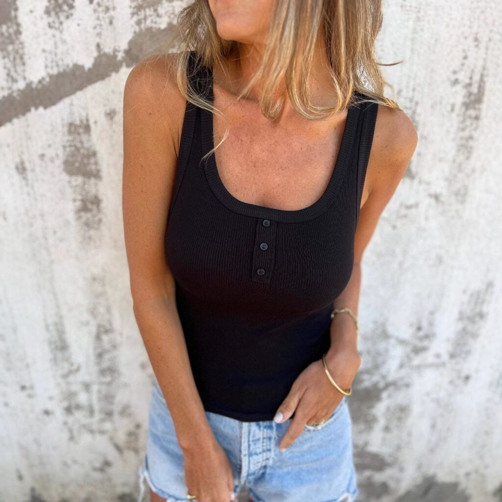 Womens Ribbed Slim-Fit Button-Down Vest
