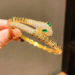 Classic Vintage European Zircon Inlaid Bracelet, French Elegant Temperament Sparkly Rhinestone Light Luxury Fashion Bangle