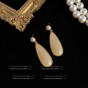Retro Niche Earrings Women Vintage Style Elegant Stud Earrings Luxury Fashion Jewelry Gift