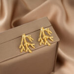 Women INS Casual Petal Stainless Steel Earrings, Rotatable Leaf 18K Gold Plated Titanium Steel Versatile Elegant Studs