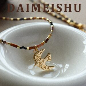 Simple And Stylish Tiger's Eye Bird Necklace For Women