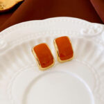 Elegant Vintage Stud Earrings - Ins Trendy Light Luxury, Niche Retro High-End Ear Jewelry, Wholesale Fashion