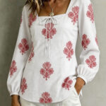 Womens Casual Long-sleeve Square-neck Top With A Standard Digital Print