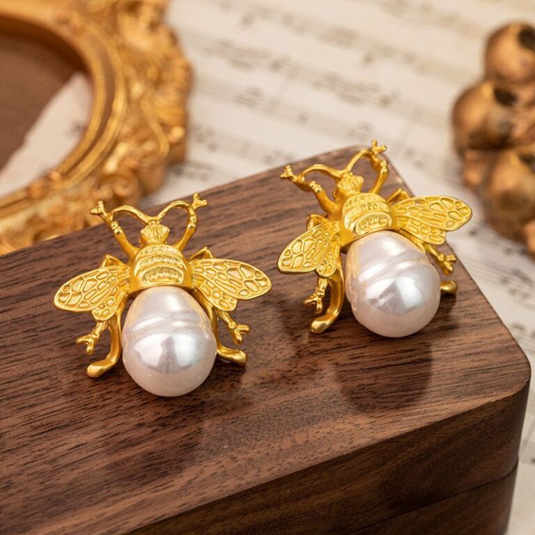 Vintage Cubic Zirconia Pendant Earrings Female Geometric Stud Earrings Retro Premium Gift