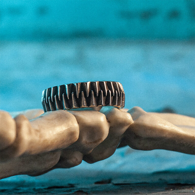 Toothed Rings For Both Men And Women
