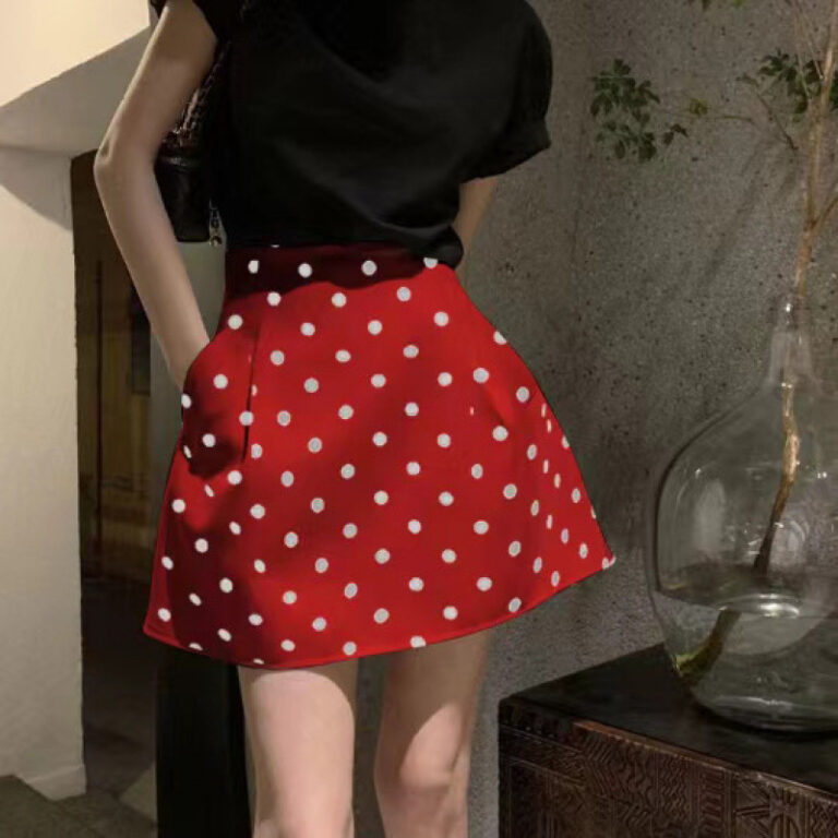 Short High-waisted Umbrella Skirt With Bud-shaped Design